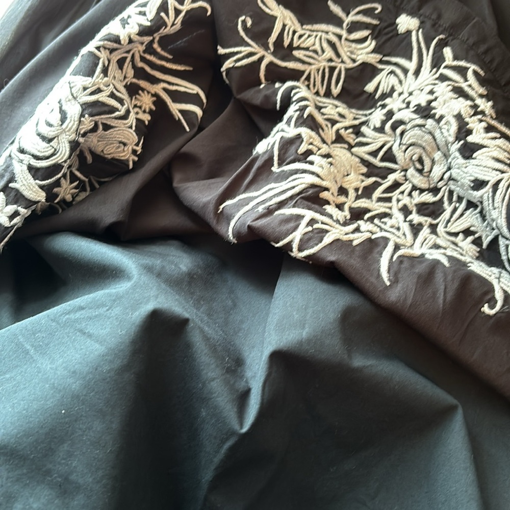 CLOSET CLEANOUT SALE! Gorgeous Skirt with Embroidered Decor - Picture 6 of 6